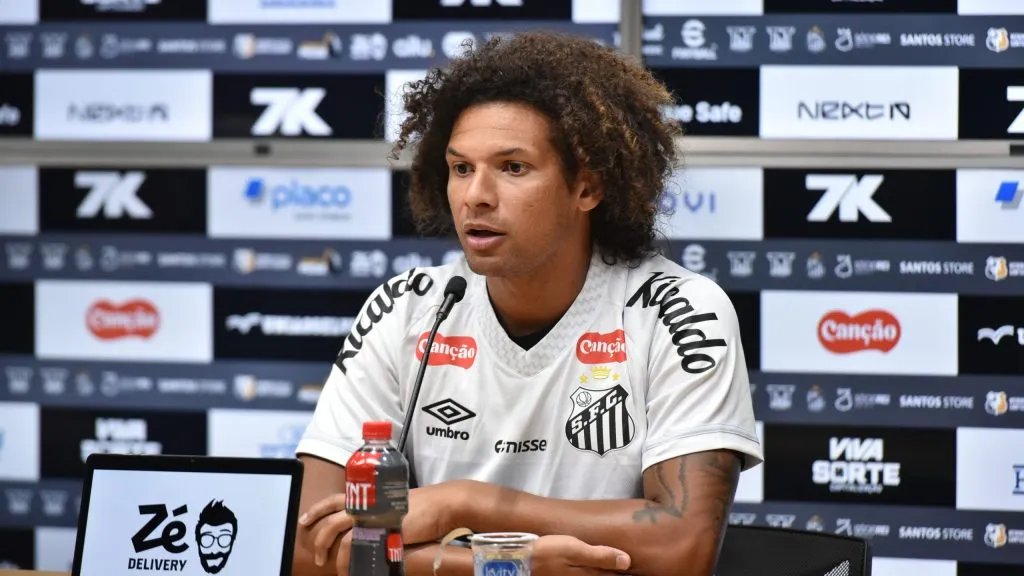 Willian Arão é ausência no Santos – Foto: Jota Erre/AGIF