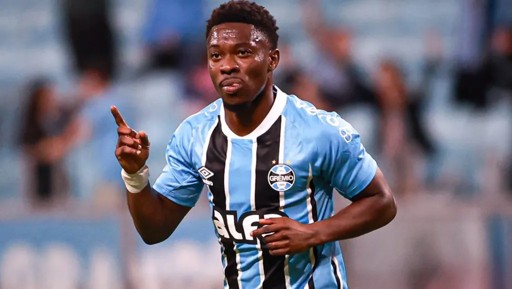 Amuzu comemorando gol. Foto: Maxi Franzoi/AGIF