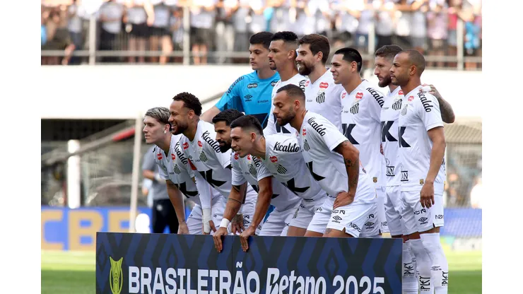Santos é o time da Série A com menos vitórias em 2025 e enfrenta temporada crítica. Foto: Mauricio De Souza/AGIF