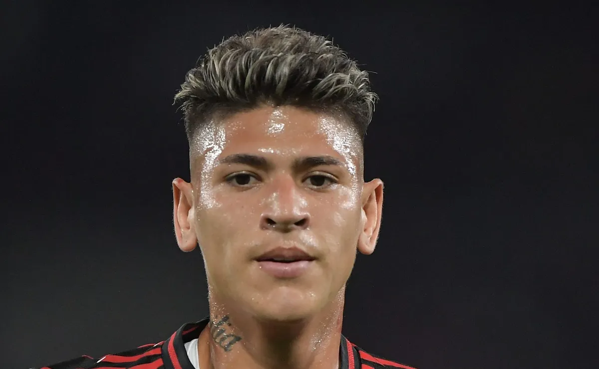 Carrascal irá ganhar chance com Filipe Luís no Flamengo na partida ...