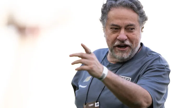 Julio Casares pode optar por não trazer ninguém no São Paulo.