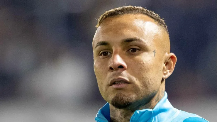 Everton Cebolinha em ação com a camisa do Flamengo.