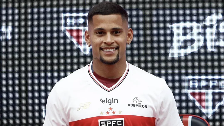 Mailton sendo apresentado - Foto: X/São Paulo FC