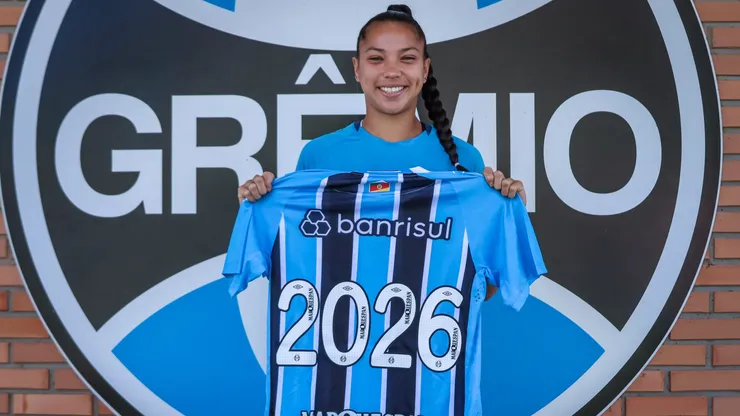 Grêmio renovou com atacante Giovaninha - Foto: Caroline Motta/Grêmio FBPA