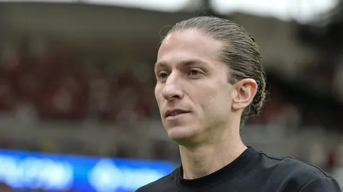 Filipe Luís durante jogo contra o Grêmio no Maracanã.