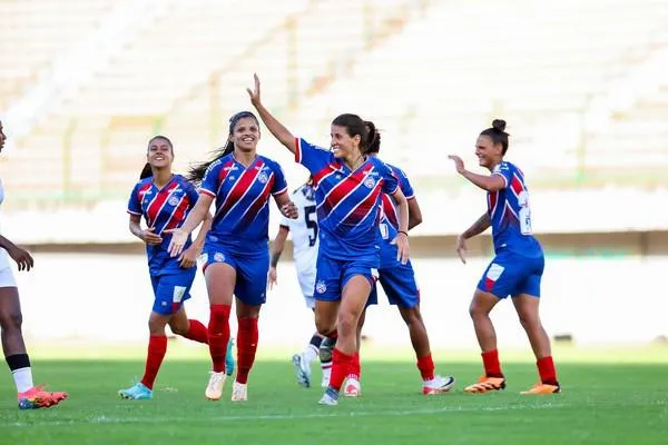 Jogadoras do Bahia comemoram gol. Foto: Letícia Martins/EC Bahia