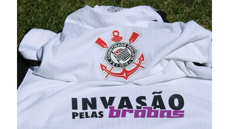 Camisa masculina apoiando as Brabas. Foto: José Manoel Idalgo/Corinthians