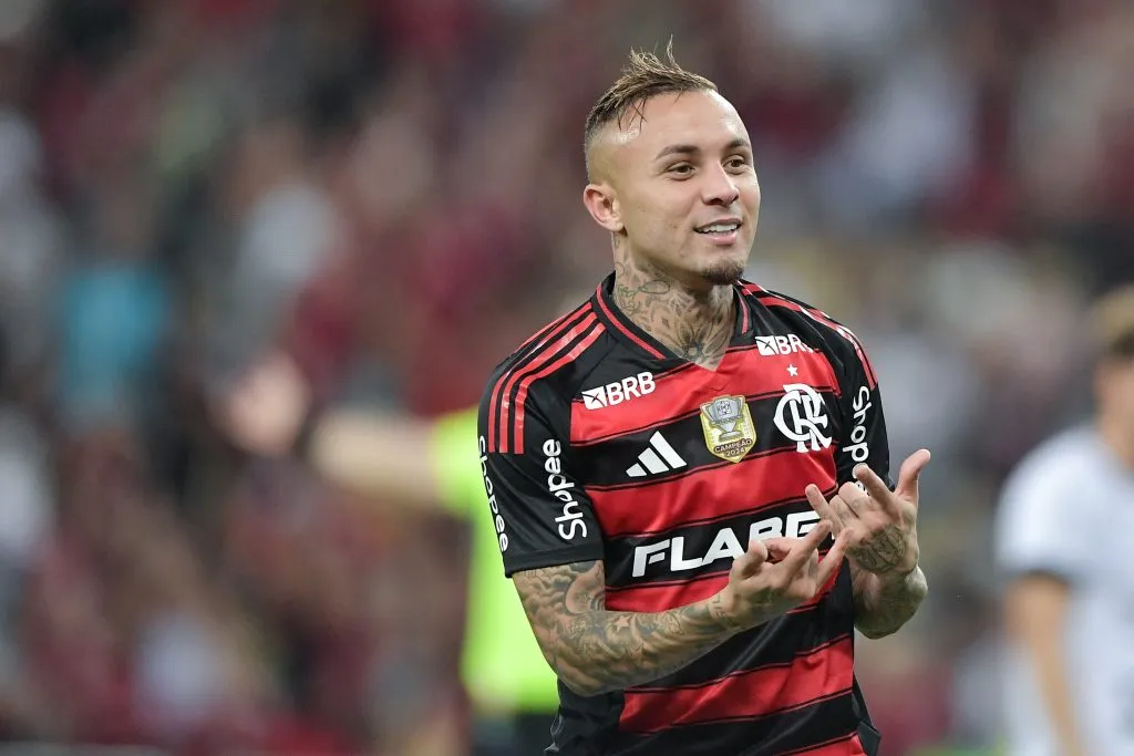 RJ – RIO DE JANEIRO – 21/05/2025 – COPA DO BRASIL 2025, FLAMENGO X BOTAFOGO-PB – Everton Cebolinha jogador do Flamengo comemora seu gol durante partida contra o Botafogo-PB no estadio Maracana pelo campeonato Copa Do Brasil 2025. Foto: Thiago Ribeiro/AGIF