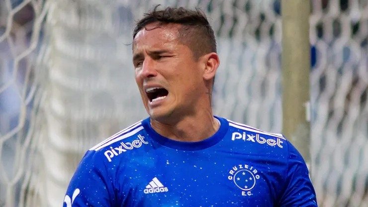 Edu, atacante ex-Cruzeiro, fechou com novo Clube