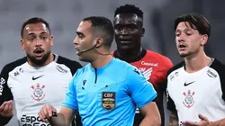 Arbitragem anulou o gol de Viveros por falta em Maycon no início da jogada.
