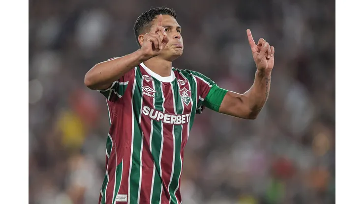 Thiago Silva se torna o jogador mais velho a marcar pelo Fluminense. Foto: Thiago Ribeiro/AGIF