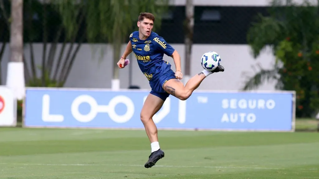 Vojvoda vem buscando a evolução do elenco – Foto: Mauricio De Souza/AGIF