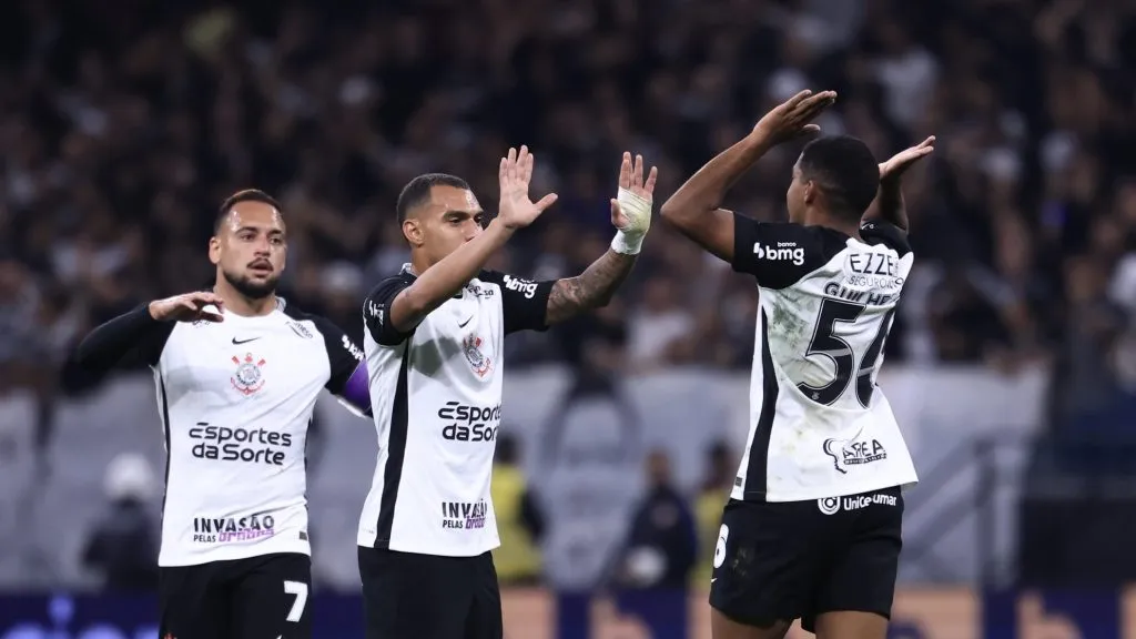 Corinthians x Athletico-PR - Foto: Marcello Zambrana/AGIF.