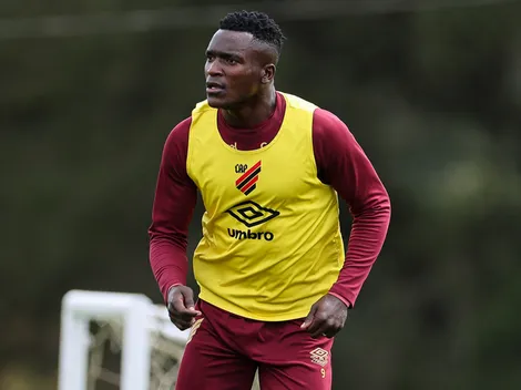 Viveros no Athletico-PR surpreende jornalista: "Por que joga na Série B?"