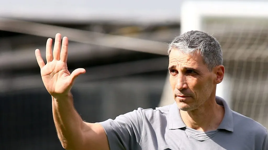 Foto: Mauricio De Souza/AGIF – Vojvoda mantém Tiquinho no banco contra o Galo.