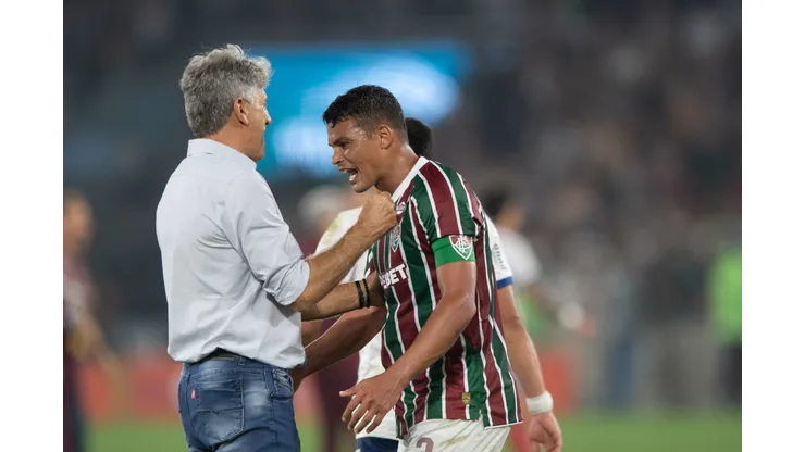 Jogadores do Fluminense comemoram vitoria ao final da partida contra o Bahia no estadio Maracana pelo campeonato Copa Do Brasil 2025. Foto: Jhony Pinho/AGIF