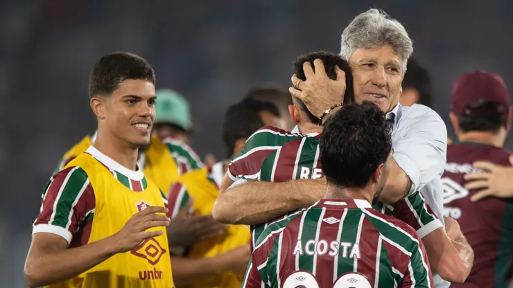 Jogadores do Fluminense comemoram vitoria ao final da partida contra o Bahia no estadio Maracana pelo campeonato Copa Do Brasil 2025. Foto: Jhony Pinho/AGIF