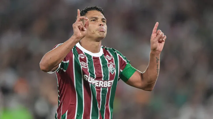 RJ - RIO DE JANEIRO - 10/09/2025 - COPA DO BRASIL 2025, FLUMINENSE X BAHIA - Thiago Silva jogador do Fluminense comemora seu gol durante partida contra o Bahia no estadio Maracana pelo campeonato Copa Do Brasil 2025. Foto: Thiago Ribeiro/AGIF