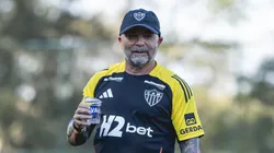 Sampaoli vai estrear no comando do Galo contra o Cruzeiro. Foto: Pedro Souza/Atlético