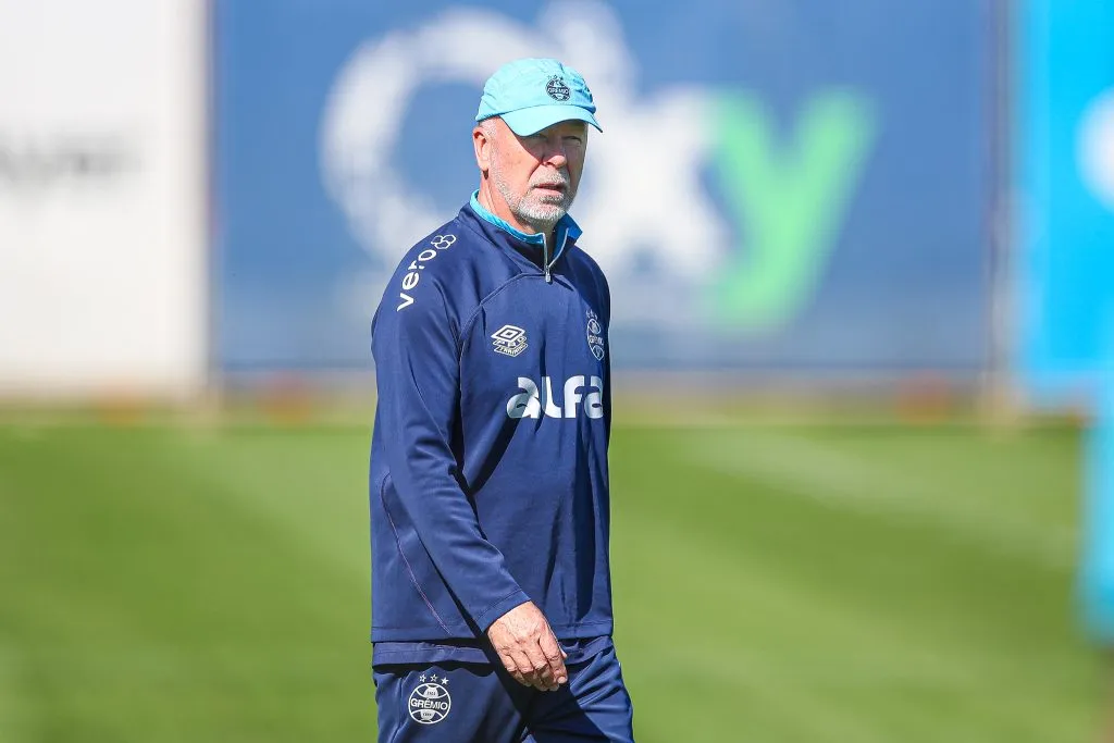 Mano Menezes praticamente definiu escalação do Grêmio para o fim de semana – FOTO: ANGELO PIERETTI/GRÊMIO FBPA