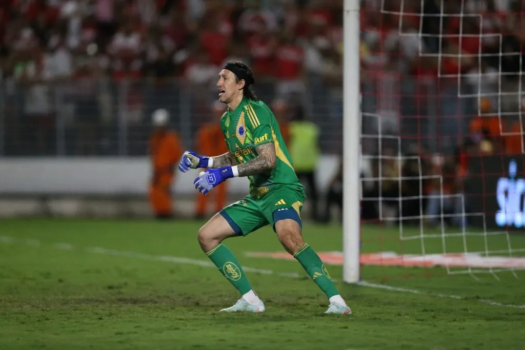 Cássio em ação pelo Cruzeiro. Foto: Marlon Costa/AGIF
