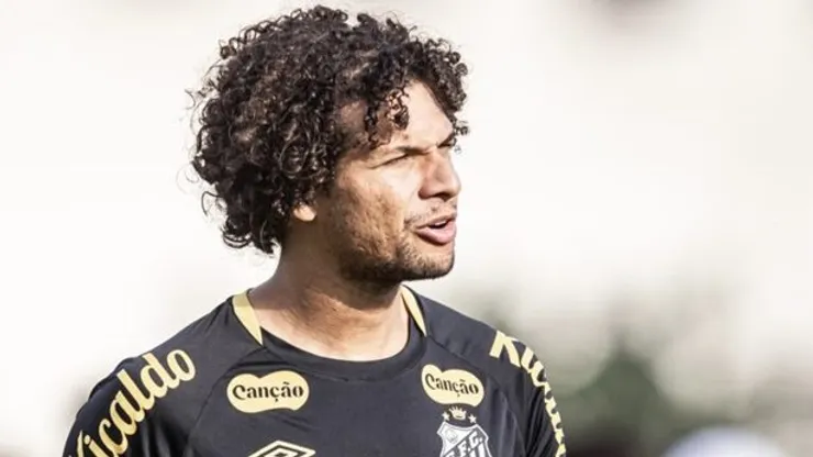 William Arão, não treinou em campo nesta quinta-feira, permanecendo na fisioterapia e sua ausencia revoltou os torcedores