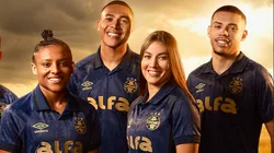 Grêmio e Umbro lançaram nova camisa (Divulgação/Grêmio)