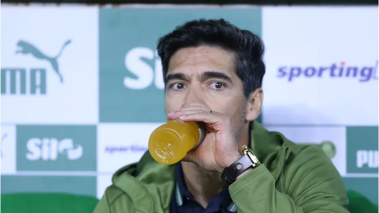 Abel Ferreira durante partida no Allianz Parque.
