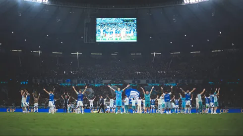 Jogadores celestes comemorando a classificação contra o Galo na Copa do Brasil