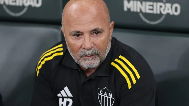 Treinador deu a sua opinião - Foto: Gilson Lobo/AGIF.