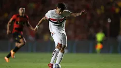 Dinenno jogador do Sao Paulo durante a partida entre Sport e Sao Paulo na Ilha do Retiro em Recife (PE), pelo Campeonato Brasileiro da Serie A 2025. Foto: Marlon Costa/AGIF