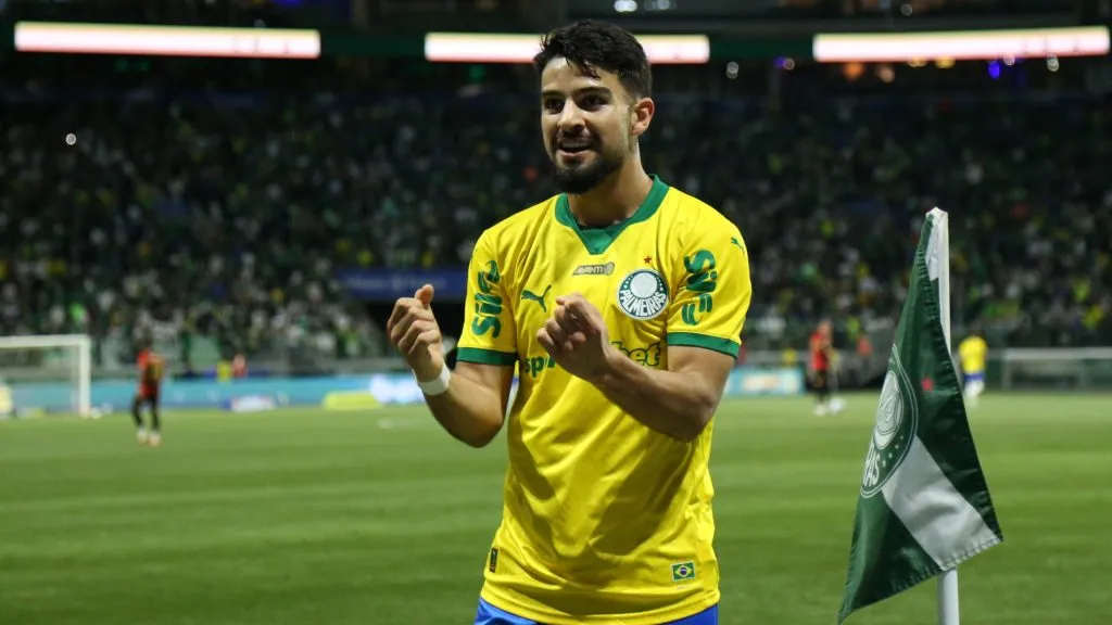 Flaco López comemorando gol contra o Sport pelo Brasileirão em agosto de 2025 no Allianz Parque. Foto: Marlon Costa/AGIF