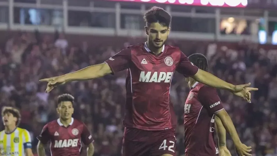 Flaco López com a camisa do Lanús em 2021. Foto: (Pablo Villan/Lanús)