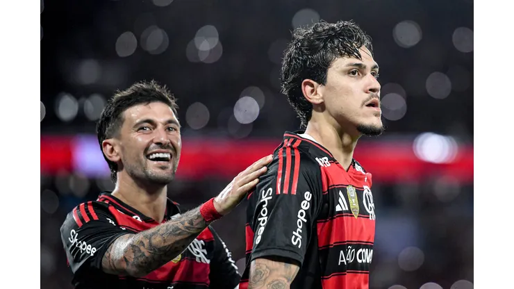 Arrascaeta e Pedro alcançam 50% de eficiência e ameaçam liderança de dupla rival que decide 20% dos gols do time. Foto: Thiago Ribeiro/AGIF
