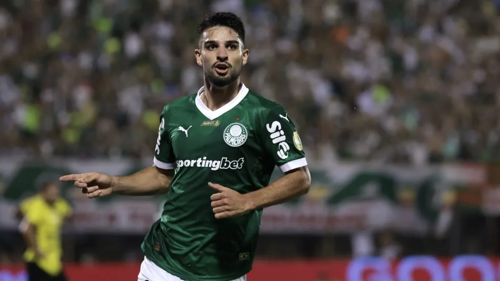 Flaco Lopez jogador do Palmeiras comemora seu gol durante partida contra o São Bernardo pelo campeonato Paulista de 2025. Foto: Marcello Zambrana/AGIF