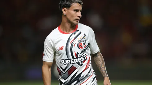 Ferreirinha jogador do Sao Paulo durante a partida entre Sport e Sao Paulo na Ilha do Retiro em Recife (PE), pelo Campeonato Brasileiro da Serie A 2025. Foto: Marlon Costa/AGIF