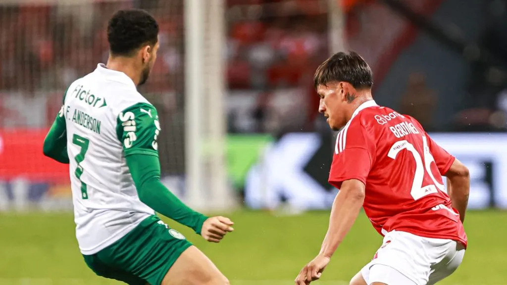 Alexandro Bernabei jogador do Internacional durante partida contra o Palmeiras no estadio Beira-Rio pelo campeonato Brasileiro A 2025. Foto: Maxi Franzoi/AGIF