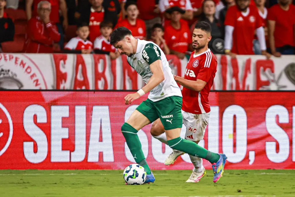 As equipes se enfrentaram no 1º turno do Brasileirão no Beira-Rio e o Palmeiras venceu. Foto: Maxi Franzoi/AGIF