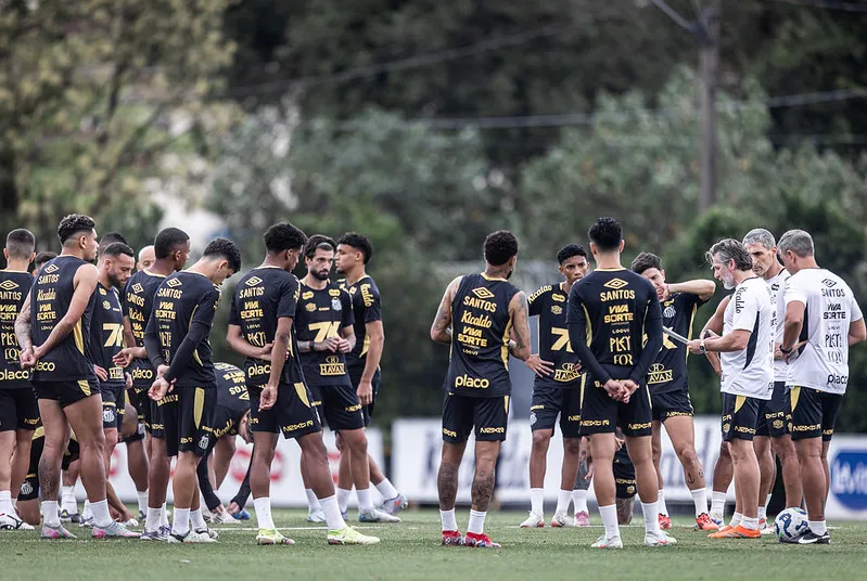 Elenco do Santos durante treino no CT Rei Pelé. Foto: Raul Baretta/Santos FC