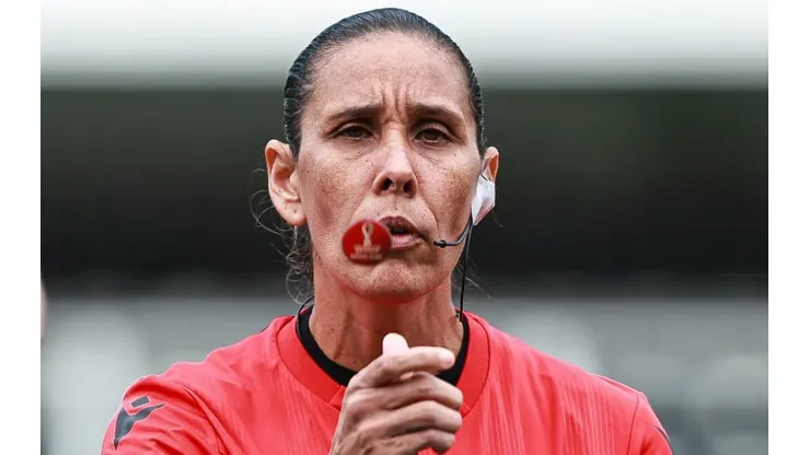 Deborah Cecilia apita a final neste domingo. Foto: Rebeca Reis/Staff Images Woman/CBF