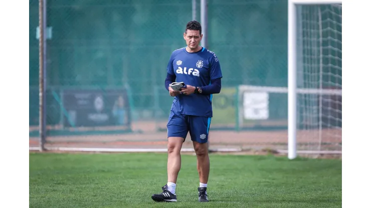 Técnico Cyro Leães. Foto: Caroline Motta/Grêmio FBPA
