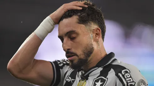 Alex Telles perdeu pênalti contra o Vasco. Foto: Thiago Ribeiro/AGIF