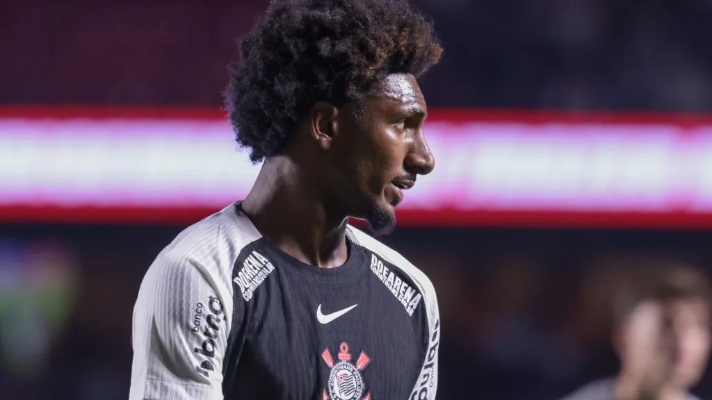 Talles Magno durante partida. Foto: Marcello Zambrana/AGIF