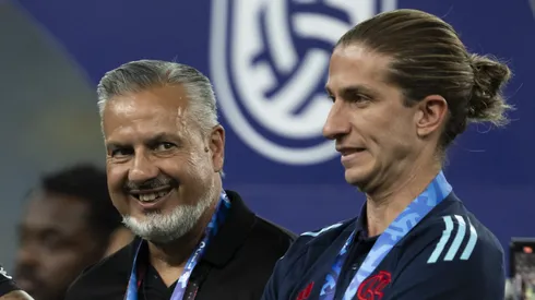 Filipe Luís e Boto após o título do Carioca