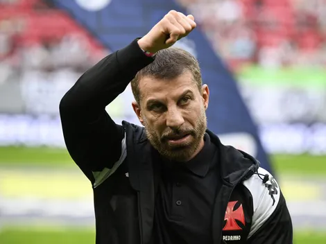 Vestiário do Vasco celebra vaga nas semifinais e Pedrinho faz discurso emocionante