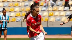Belén Aquino celebra gol no GreNal Feminino - Foto: Lara Vantzen Kempfer/Internacional