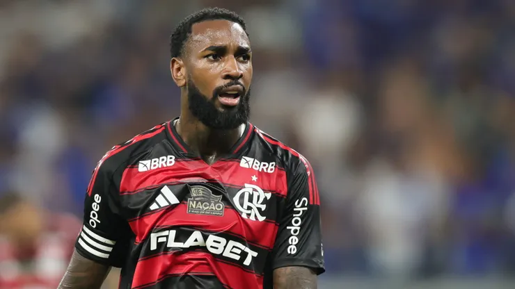 Gerson jogador do Cruzeiro durante partida contra o Flamengo no estadio Mineirao pelo campeonato Brasileiro A 2025. Foto: Gilson Lobo/AGIF