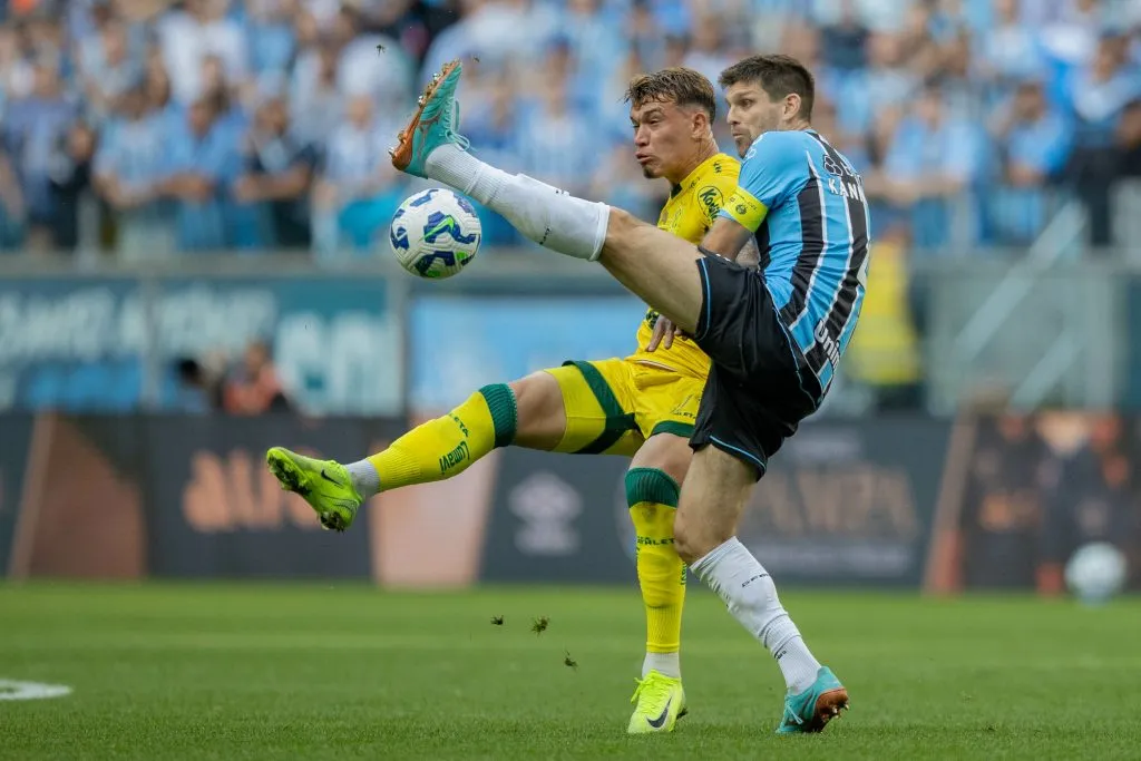 Kannemann em ação na partida contra o Mirassol. Foto: Liamara Polli/AGIF