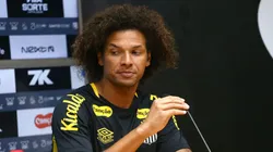 Willian Arão em coletiva de imprensa na Vila Belmiro - Foto: Mauricio De Souza/AGIF
