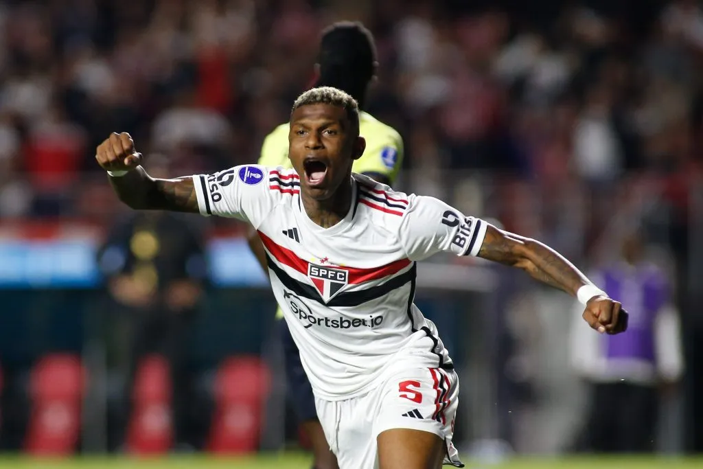 Arboleda comemora gol em São Paulo x LDU Quito – (Photo by Miguel Schincariol/Getty Images)